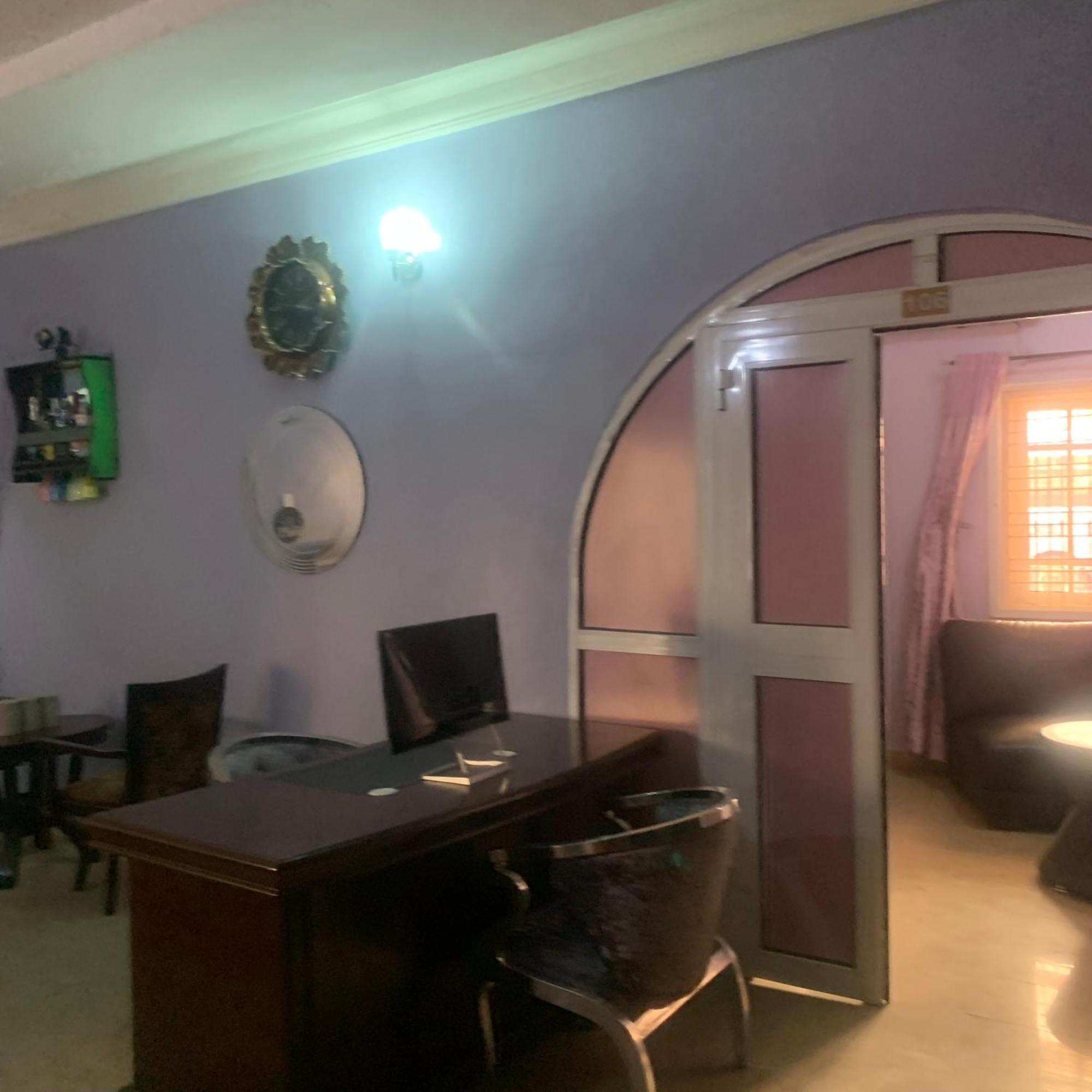 Health Plaza Abuja Aparthotel ภายนอก รูปภาพ