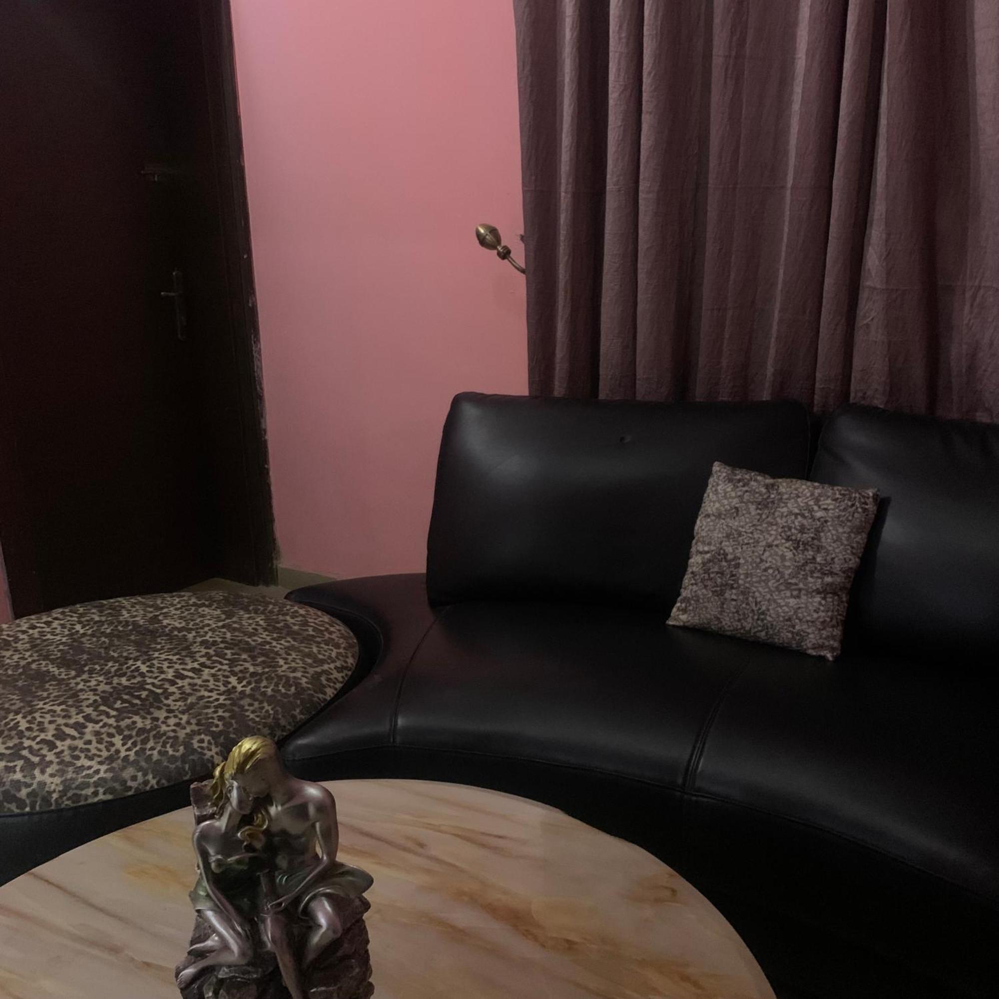Health Plaza Abuja Aparthotel ภายนอก รูปภาพ