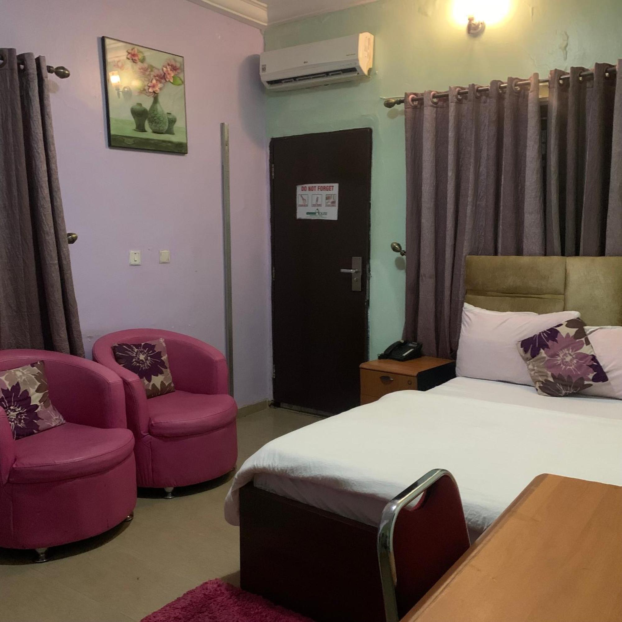 Health Plaza Abuja Aparthotel ภายนอก รูปภาพ